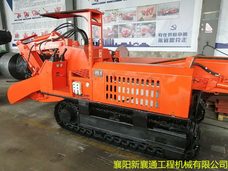 小型履带扒渣机.jpg 履带扒渣机2.jpg